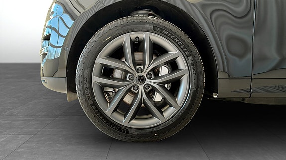 Land Rover Range Rover Sport 9 of 14