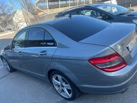 Mercedes-Benz C180 3 of 5