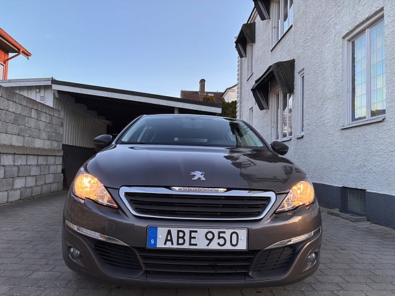 Peugeot 308 8 of 30