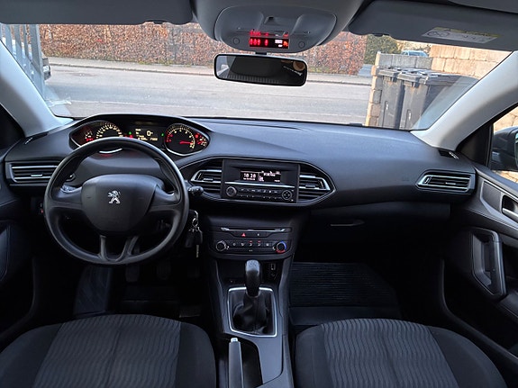 Peugeot 308 19 of 30