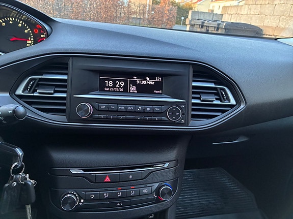 Peugeot 308 29 of 30
