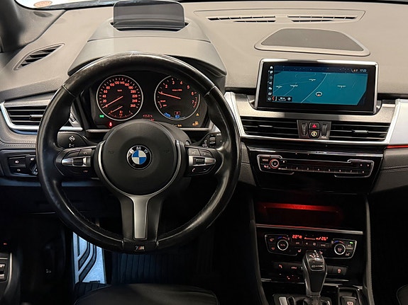 BMW 225xe 24 of 26