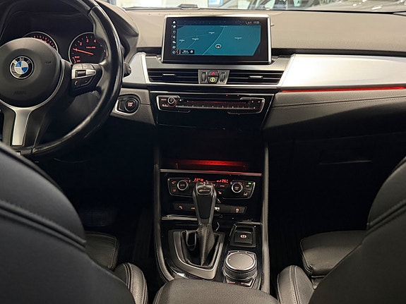 BMW 225xe 18 of 26