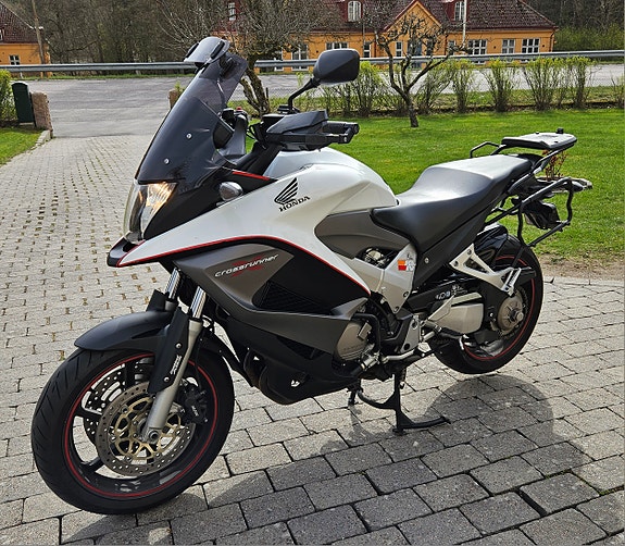 Honda Crossrunner VFR 800 V-TEC 2 of 5