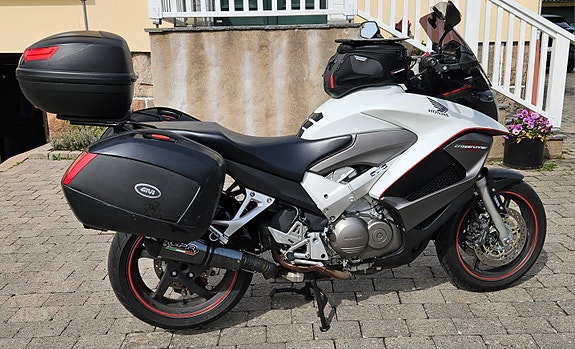Honda Crossrunner VFR 800 V-TEC 4 of 5