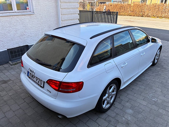 Audi A4 14 of 30