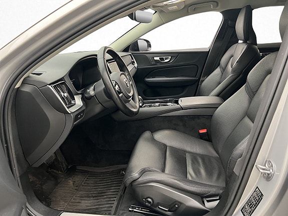 Volvo V60 11 of 30