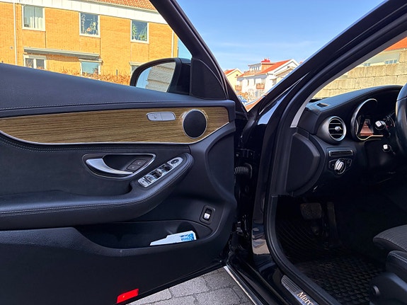 Mercedes-Benz C220 d 27 of 30