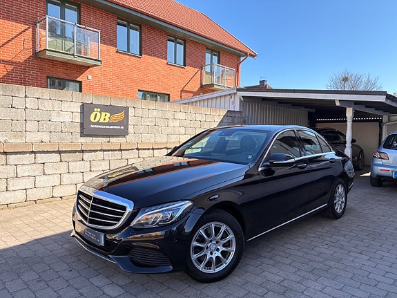 Mercedes-Benz C220 d 2 of 30