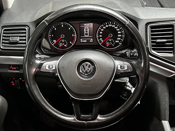 Volkswagen Amarok 17 of 26