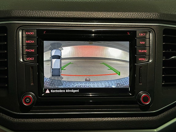 Volkswagen Amarok 19 of 26