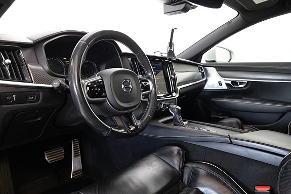 Volvo S90 16 of 28