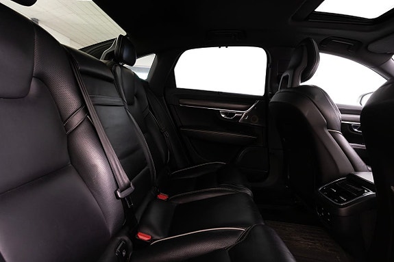Volvo S90 15 of 28