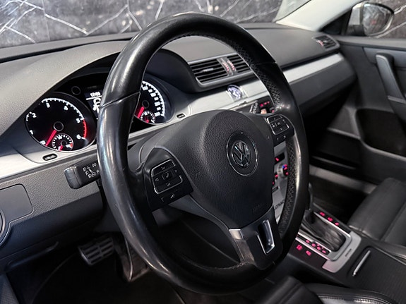 Volkswagen Passat Alltrack 21 of 25