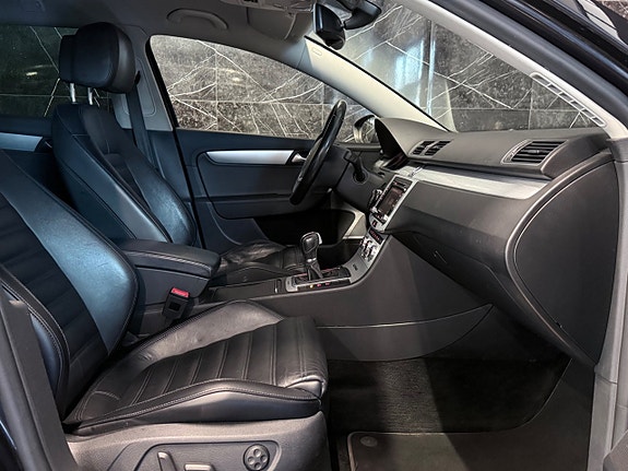 Volkswagen Passat Alltrack 18 of 25