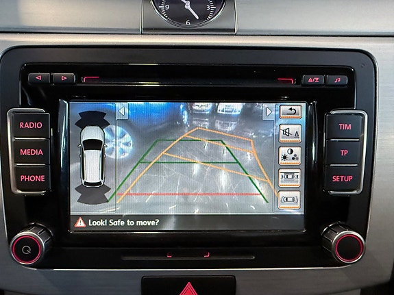Volkswagen Passat Alltrack 24 of 25