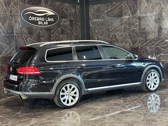 Volkswagen Passat Alltrack 11 of 25