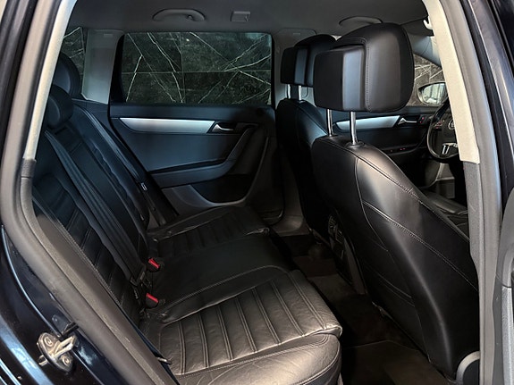 Volkswagen Passat Alltrack 19 of 25