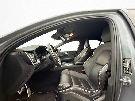 Volvo S60 11 of 30