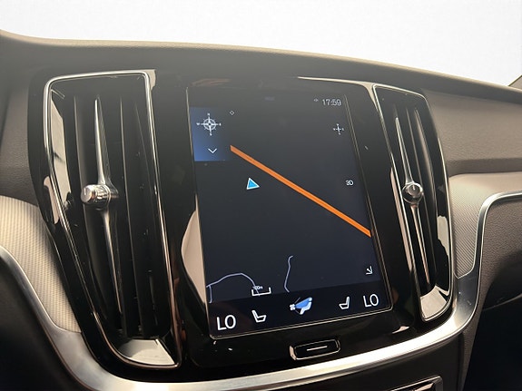 Volvo S60 13 of 30