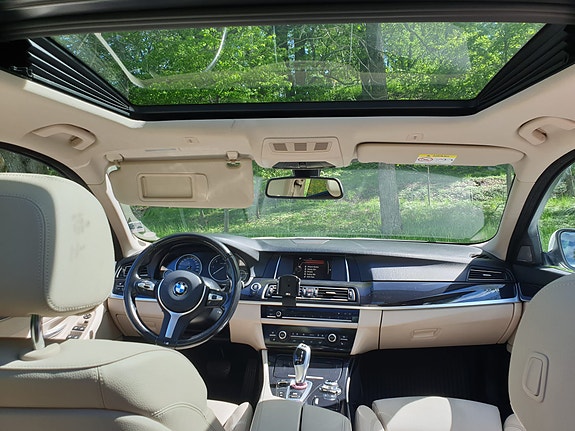 BMW 530d 3 of 5