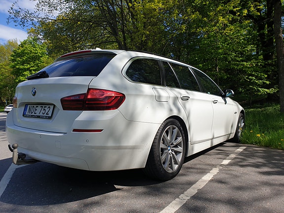 BMW 530d 4 of 5