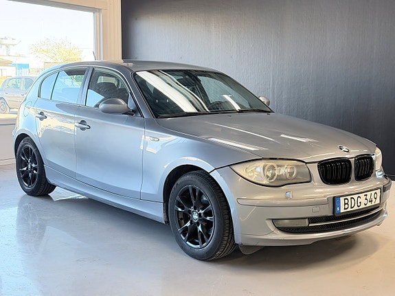BMW 118d 3 of 5