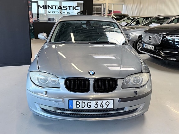 BMW 118d 4 of 5