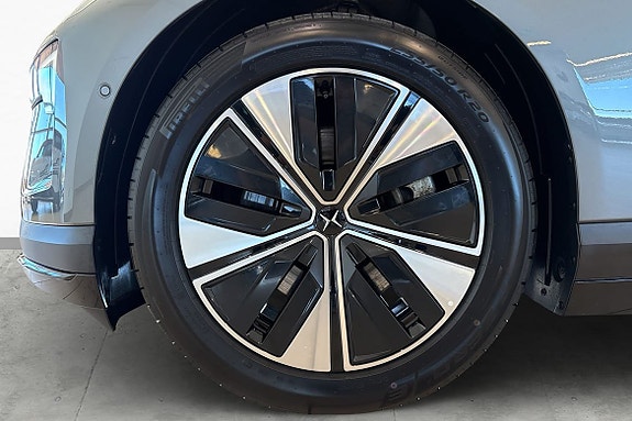 Polestar 4 5 of 30