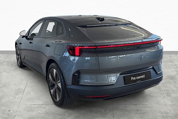 Polestar 4 7 of 30