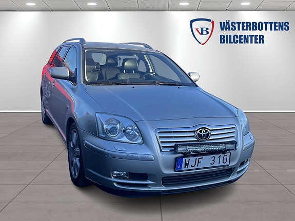Toyota Avensis 2 of 4