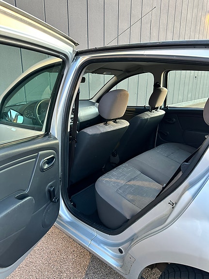 Dacia Sandero 10 of 15