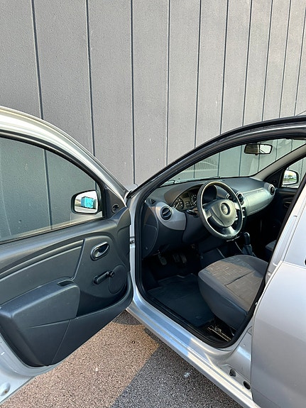Dacia Sandero 7 of 15