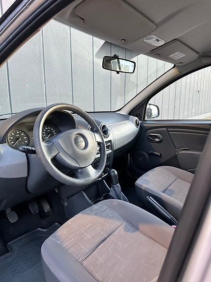 Dacia Sandero 8 of 15
