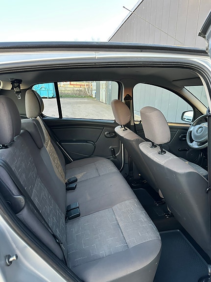 Dacia Sandero 12 of 15