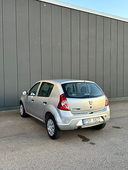 Dacia Sandero 4 of 15