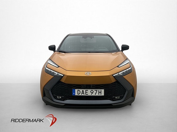 Toyota C-HR 2 of 5