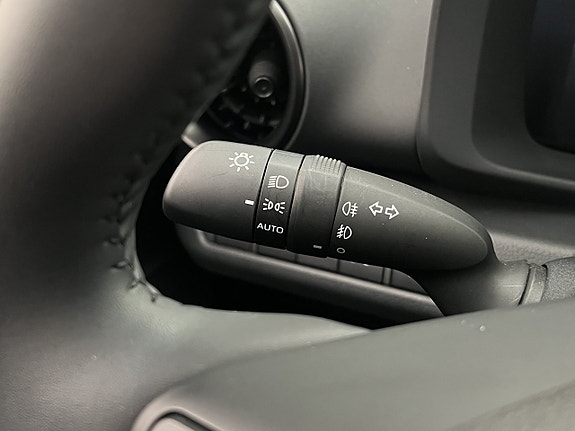 Toyota C-HR 17 of 30