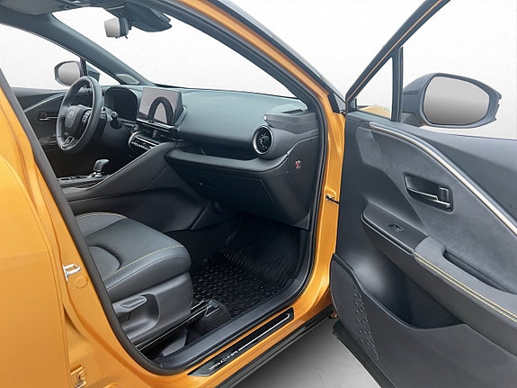 Toyota C-HR 30 of 30