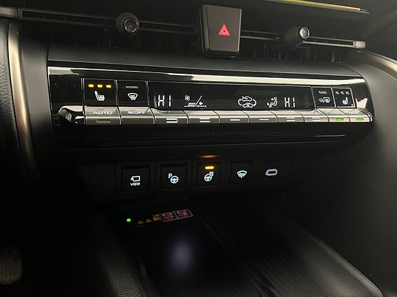 Toyota C-HR 27 of 30