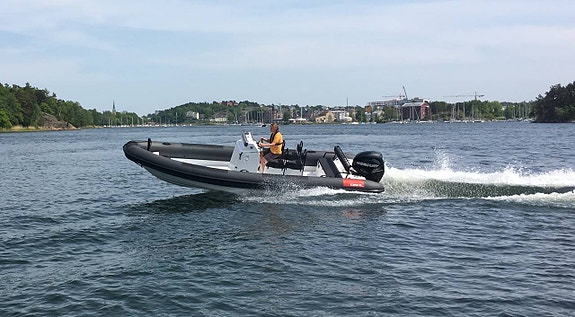 DAHL 23 med Mercury Verado 200