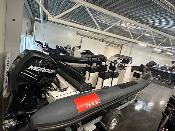 DAHL 23 med Mercury Verado 200 2 of 5