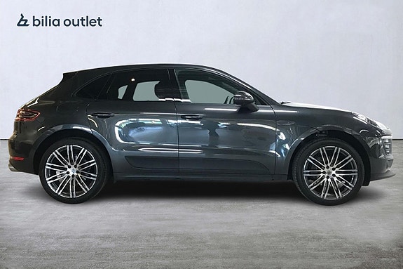 Porsche Macan 5 of 5