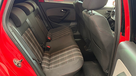 Volkswagen Polo 16 of 18