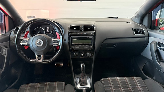 Volkswagen Polo 13 of 18