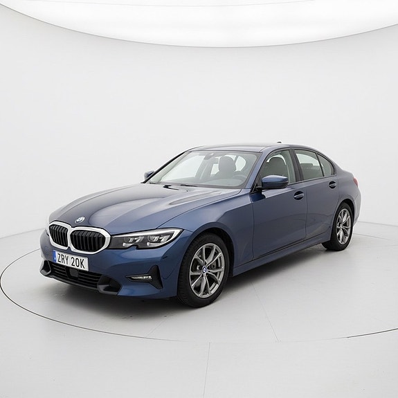 BMW 330e 2 of 5