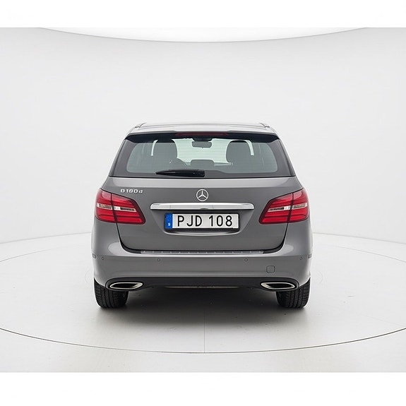 Mercedes-Benz B180 d 4 of 5