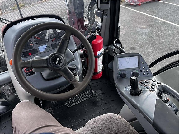 Valtra N163 5 of 7
