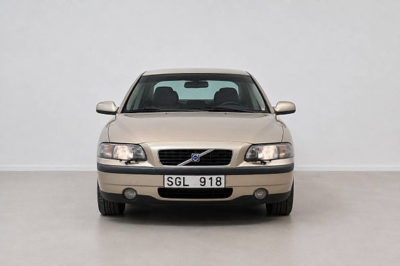 Volvo S60 4 of 5