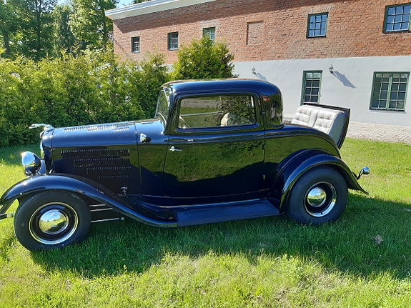 Ford V8 3 of 5